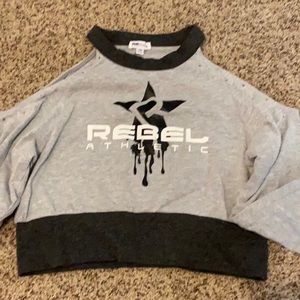 REBEL ATHLETIC COLD SHOULDER TOP SIZE YM